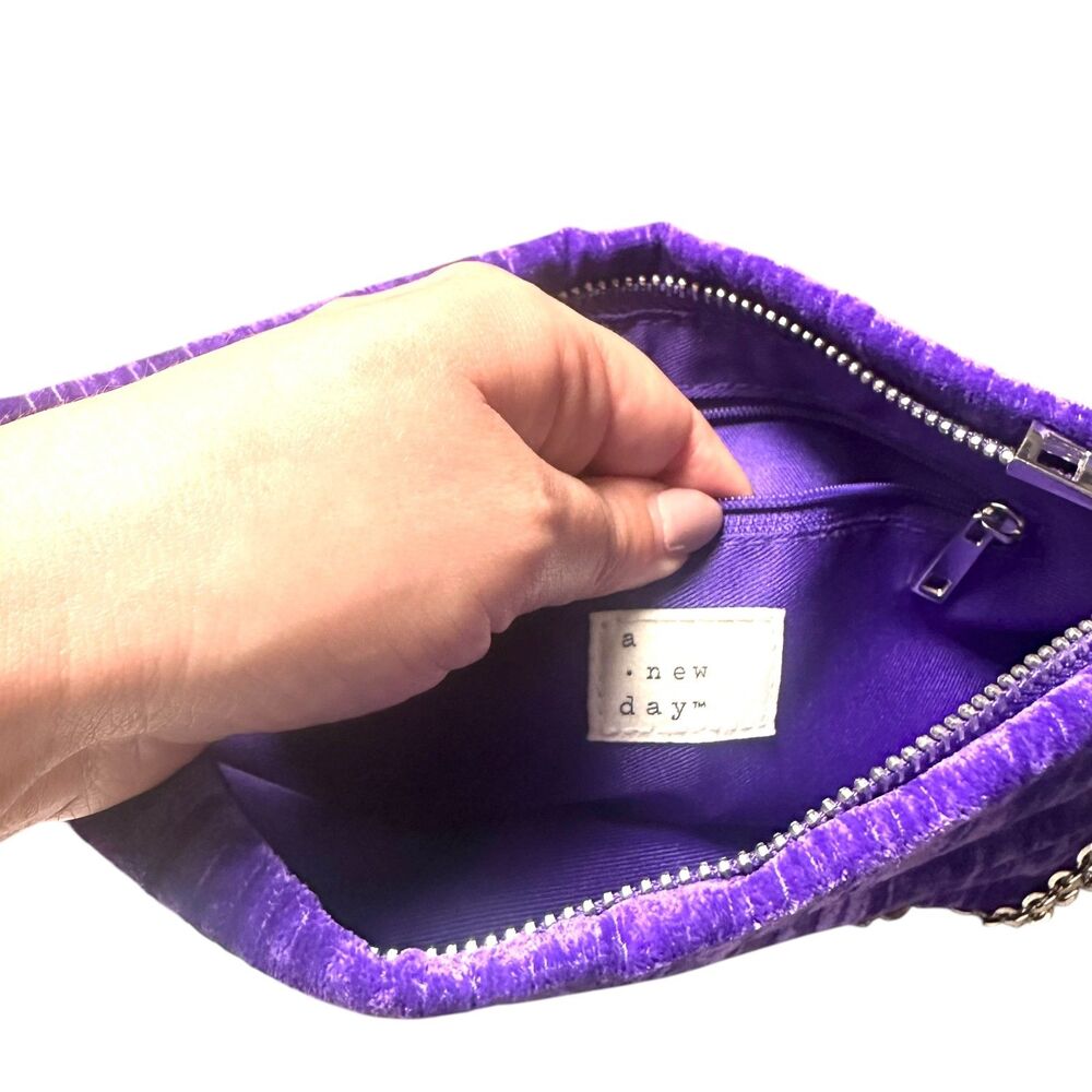 A NEW‎ DAY Velvet Handbag Chain Purple - Picture 4 of 6
